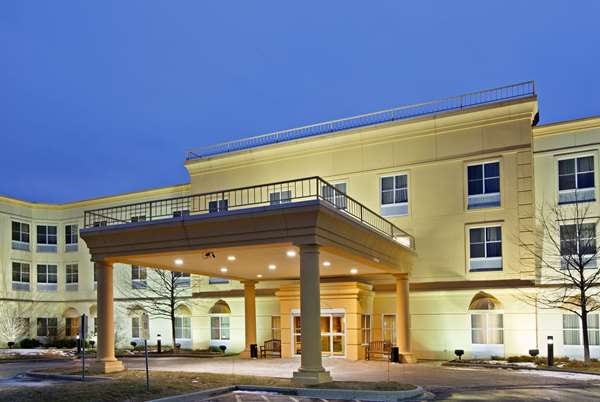 Exterior view - La Quinta Inn & Suites Bannockburn - I-94, Exit 21