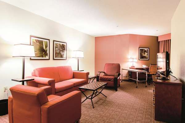 Suite - La Quinta Inn & Suites Bannockburn - I-94, Exit 21