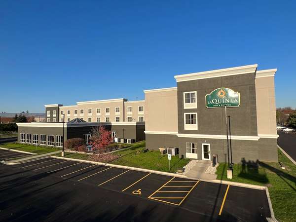 Exterior view - La Quinta Inn & Suites Bannockburn - I-94, Exit 21