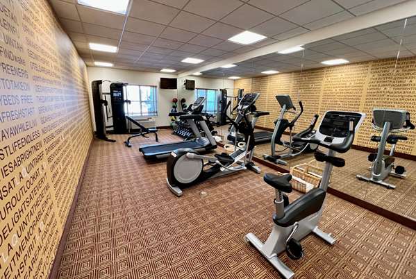 Fitness/ Exercise Room - La Quinta Inn & Suites Bannockburn - I-94, Exit 21