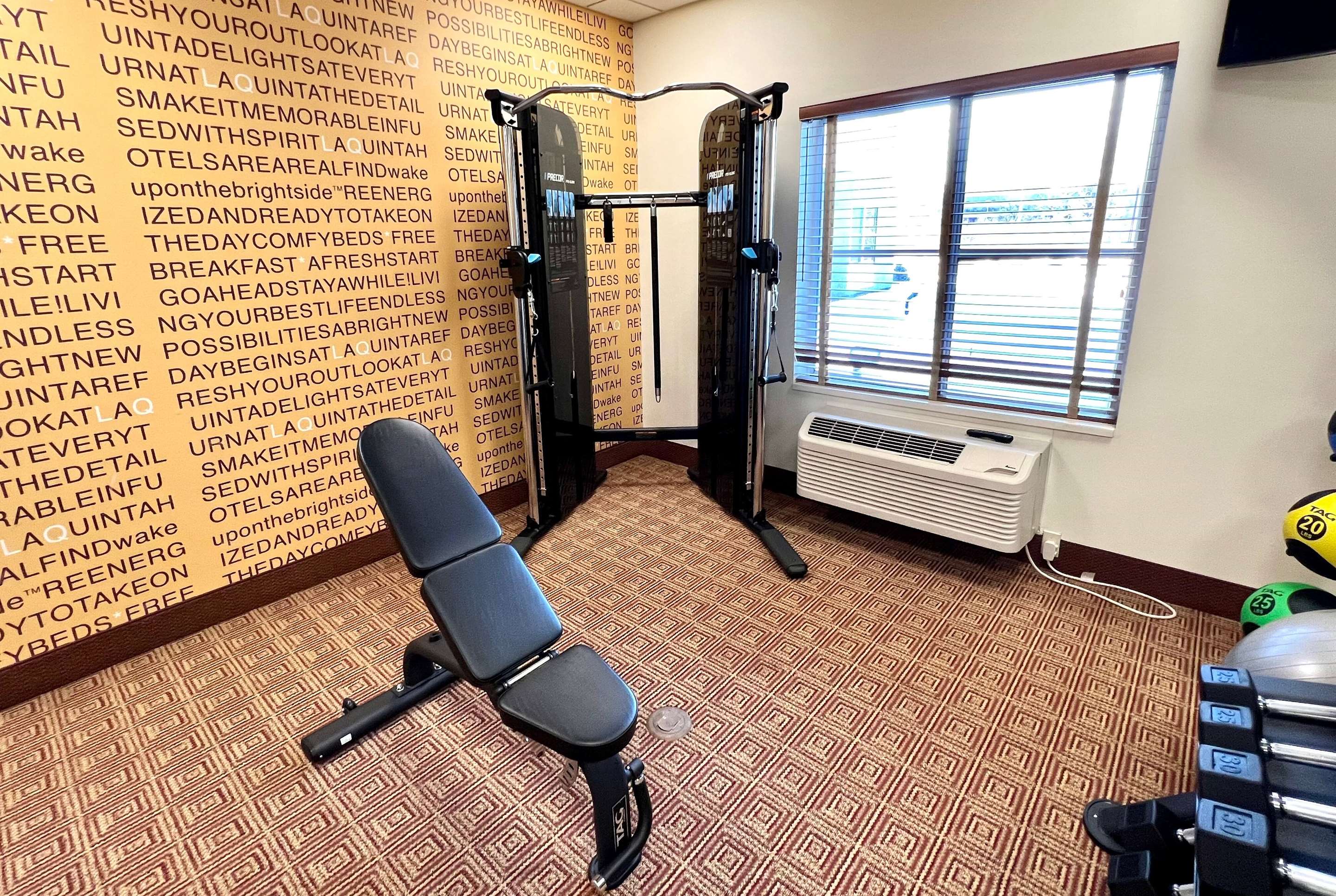 Health club fitness center gym | La Quinta Inn & Suites by Wyndham Bannockburn-Deerfield