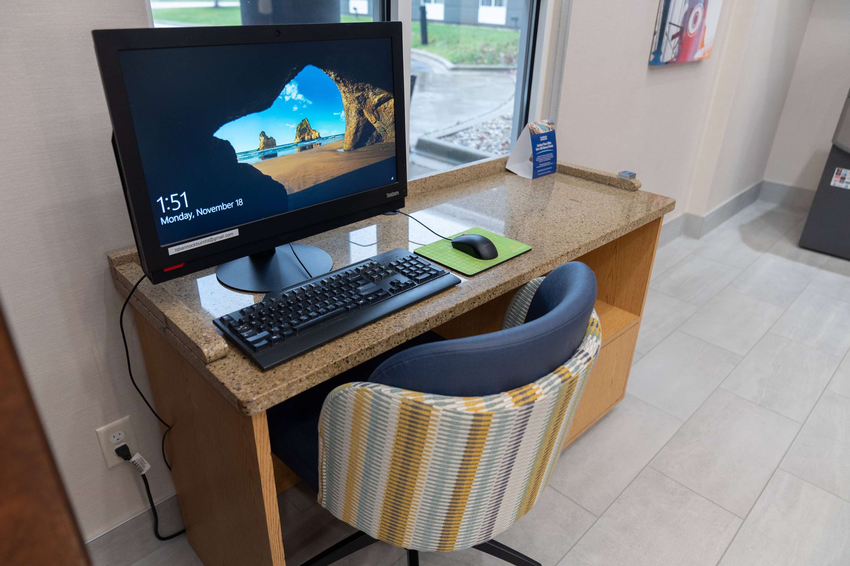 Business Center | La Quinta Inn & Suites by Wyndham Bannockburn-Deerfield