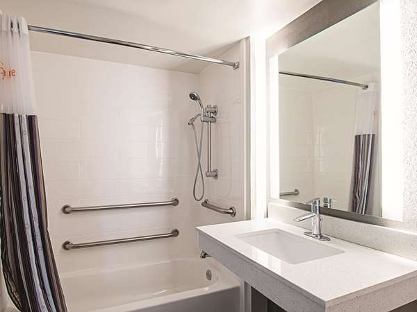  - La Quinta Inn & Suites Sharonville - I-75, Exit 15