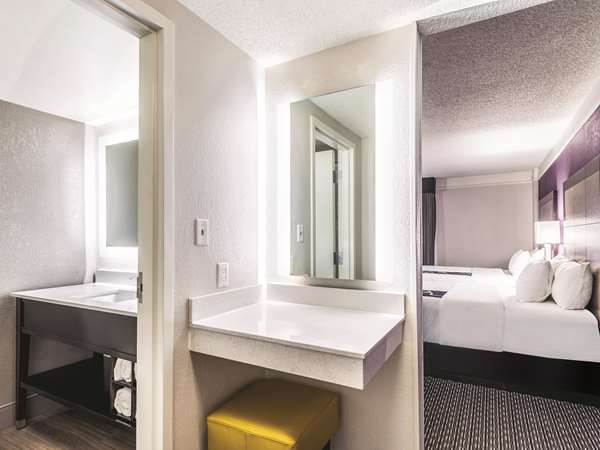 Suite - La Quinta Inn & Suites Sharonville - I-75, Exit 15