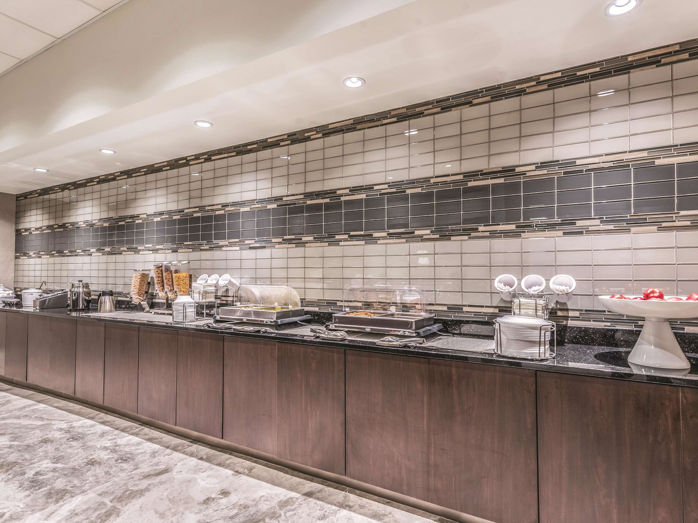 Property amenity | La Quinta Inn & Suites by Wyndham Cincinnati Sharonville