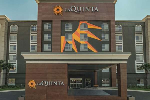 Exterior view - La Quinta Inn & Suites Downtown San Antonio - I-10 & I-35, Exit 155B