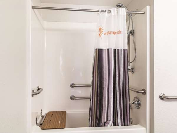  - La Quinta Inn & Suites Downtown San Antonio - I-10 & I-35, Exit 155B