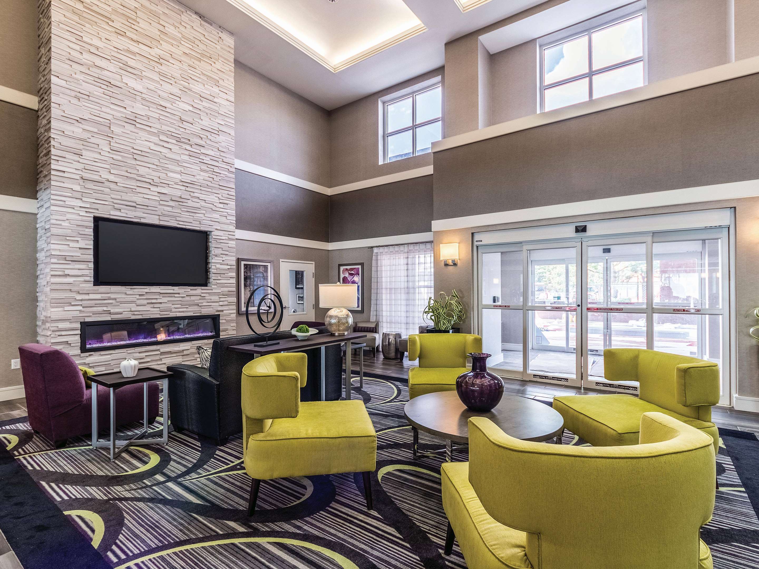 Lobby | La Quinta Inn & Suites by Wyndham San Antonio Downtown