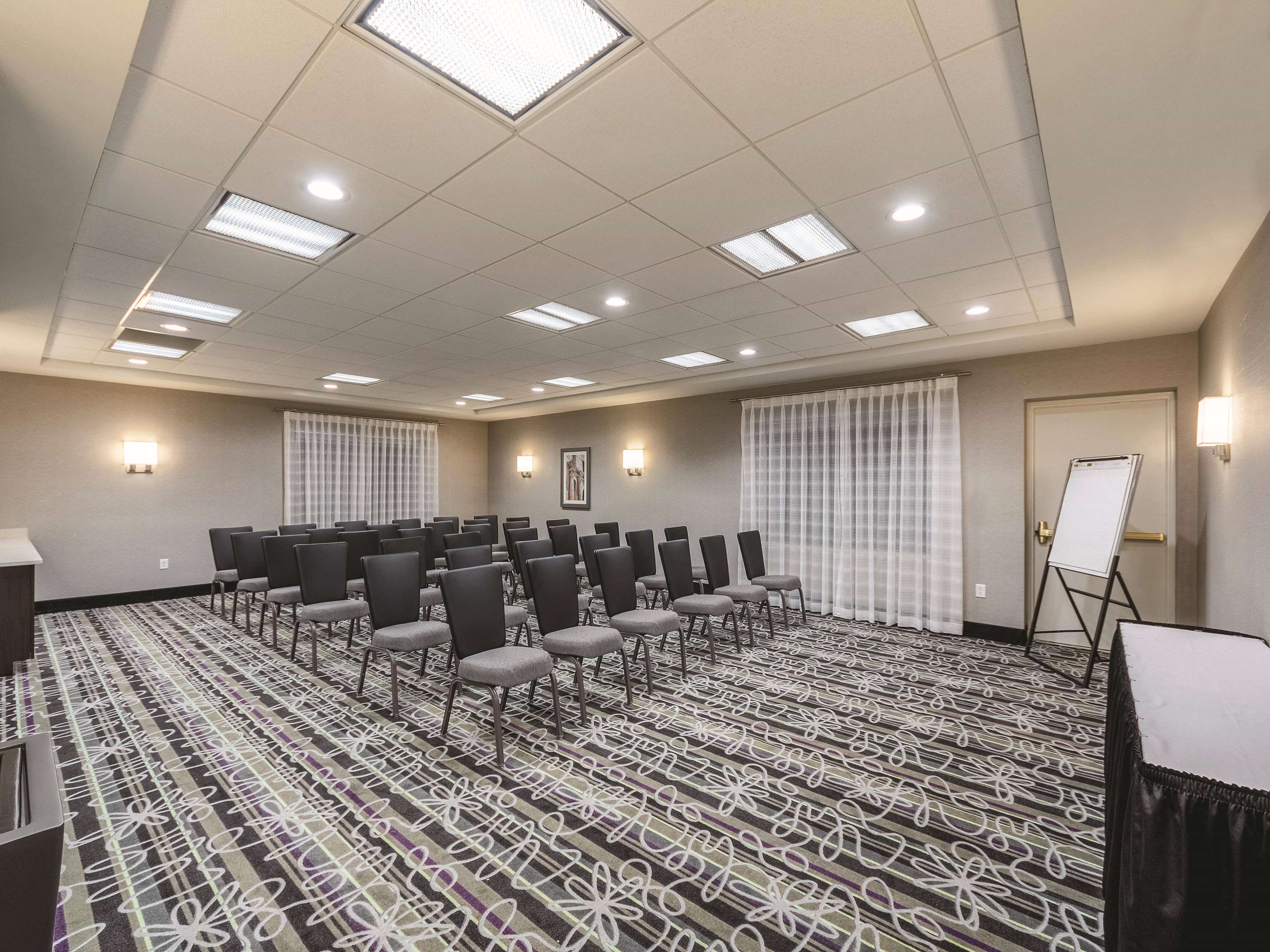 Meeting Room | La Quinta Inn & Suites by Wyndham San Antonio Downtown