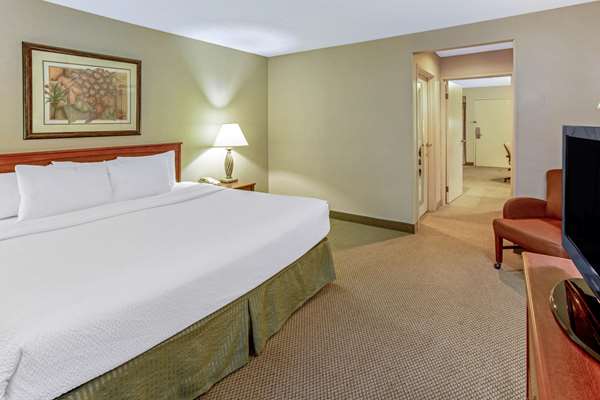 Suite - La Quinta Inn & Suites Appleton - I-41, Exit 137