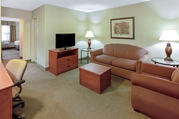 Suite - La Quinta Inn & Suites Appleton - I-41, Exit 137