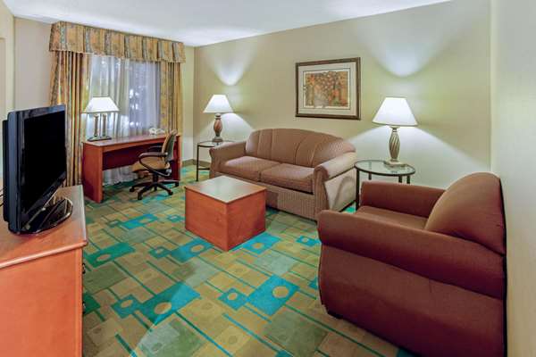 Suite - La Quinta Inn & Suites Appleton - I-41, Exit 137