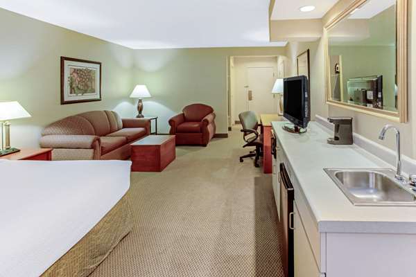 Suite - La Quinta Inn & Suites Appleton - I-41, Exit 137