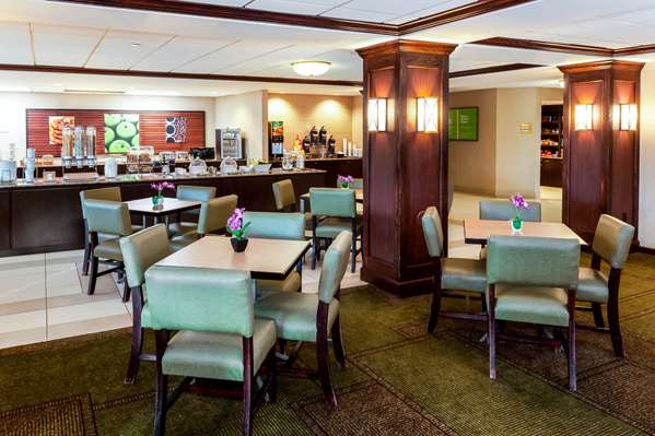 Amenities - La Quinta Inn & Suites Glendale