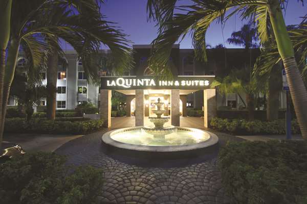 Exterior view - La Quinta Inn & Suites Coral Springs