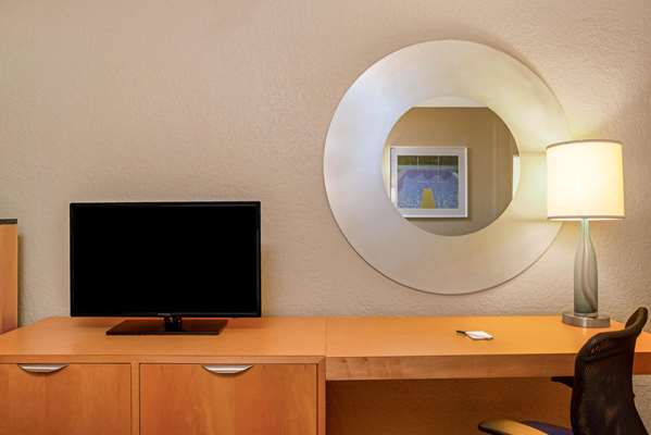  - La Quinta Inn & Suites Coral Springs