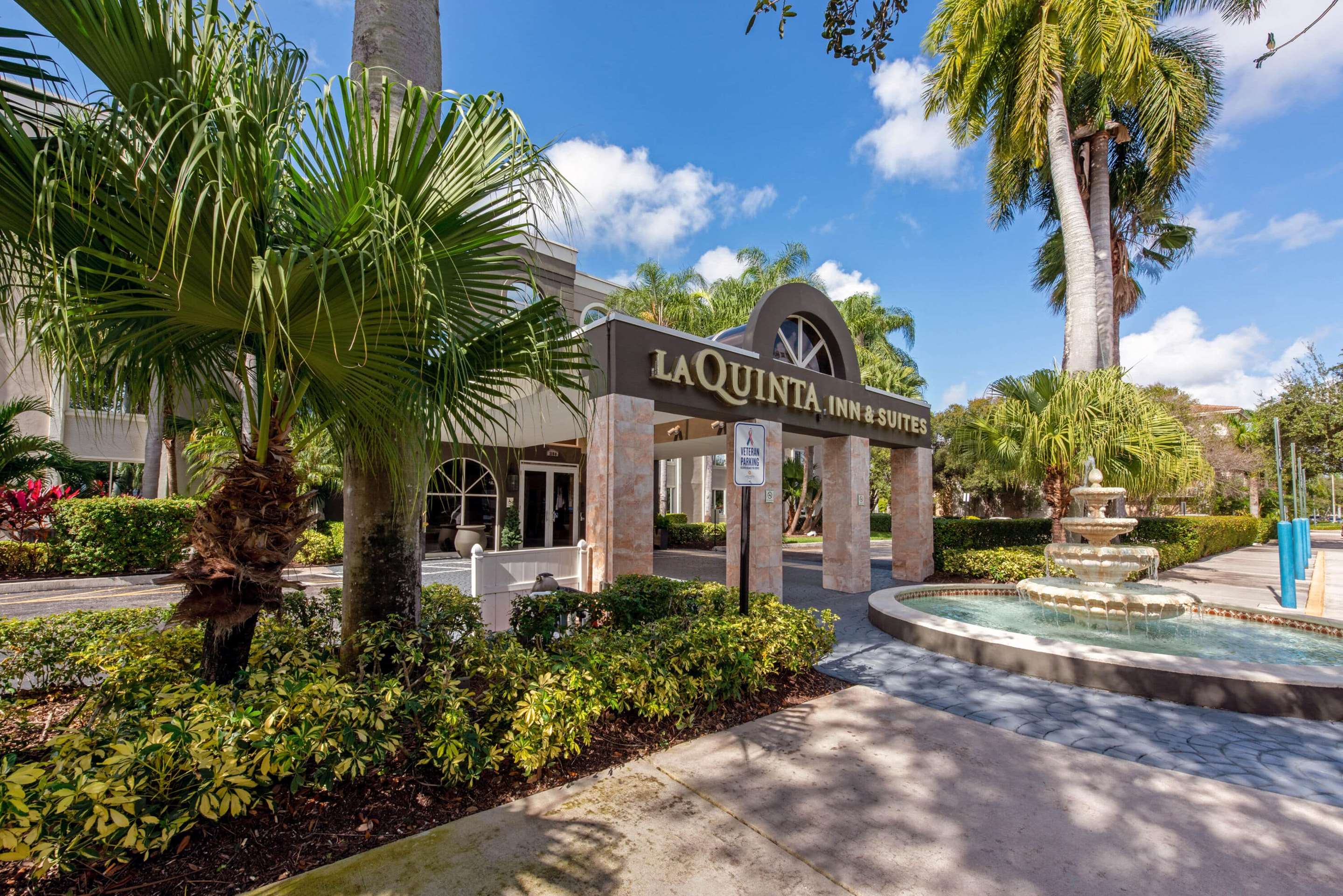 Exterior | La Quinta by Wyndham Coral Springs South