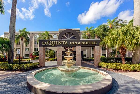 Exterior view - La Quinta Inn & Suites Coral Springs
