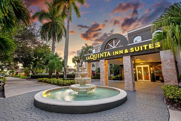 Exterior view - La Quinta Inn & Suites Coral Springs