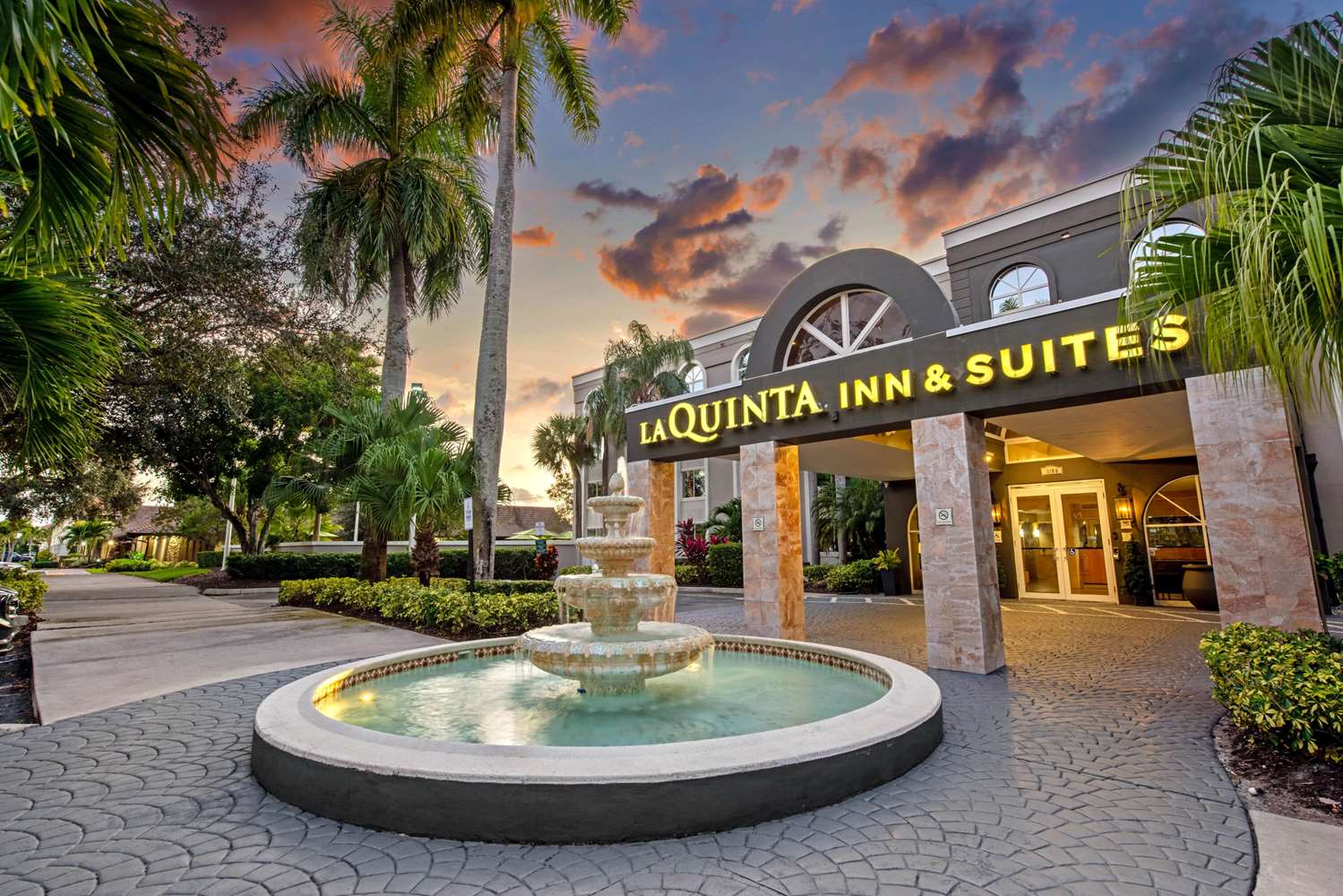 La Quinta Inn & Suites Coral Springs, FL See Discounts