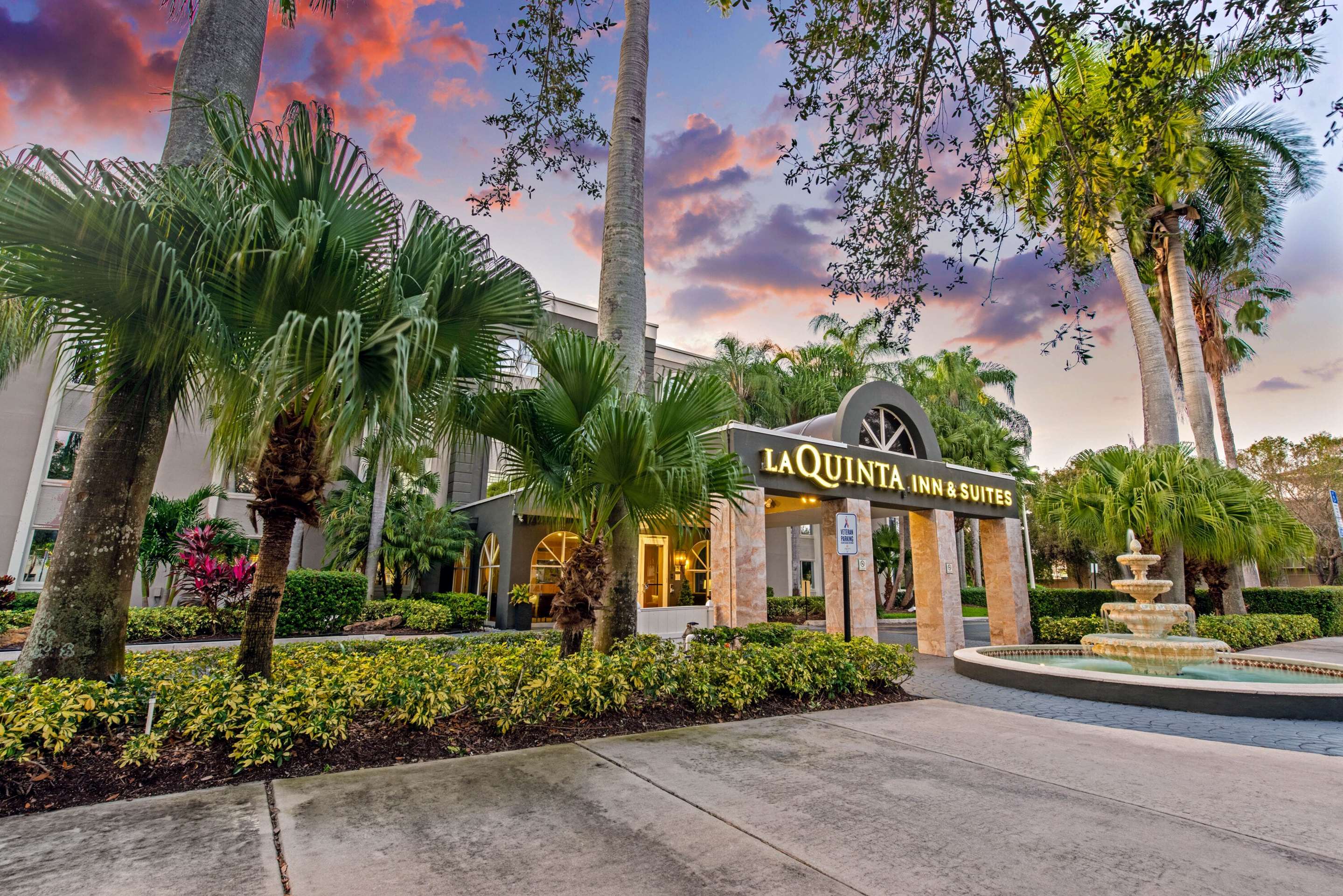 Exterior | La Quinta by Wyndham Coral Springs South