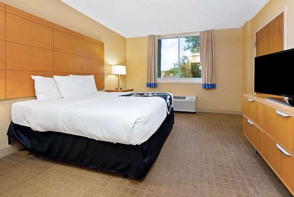  - La Quinta Inn & Suites Coral Springs