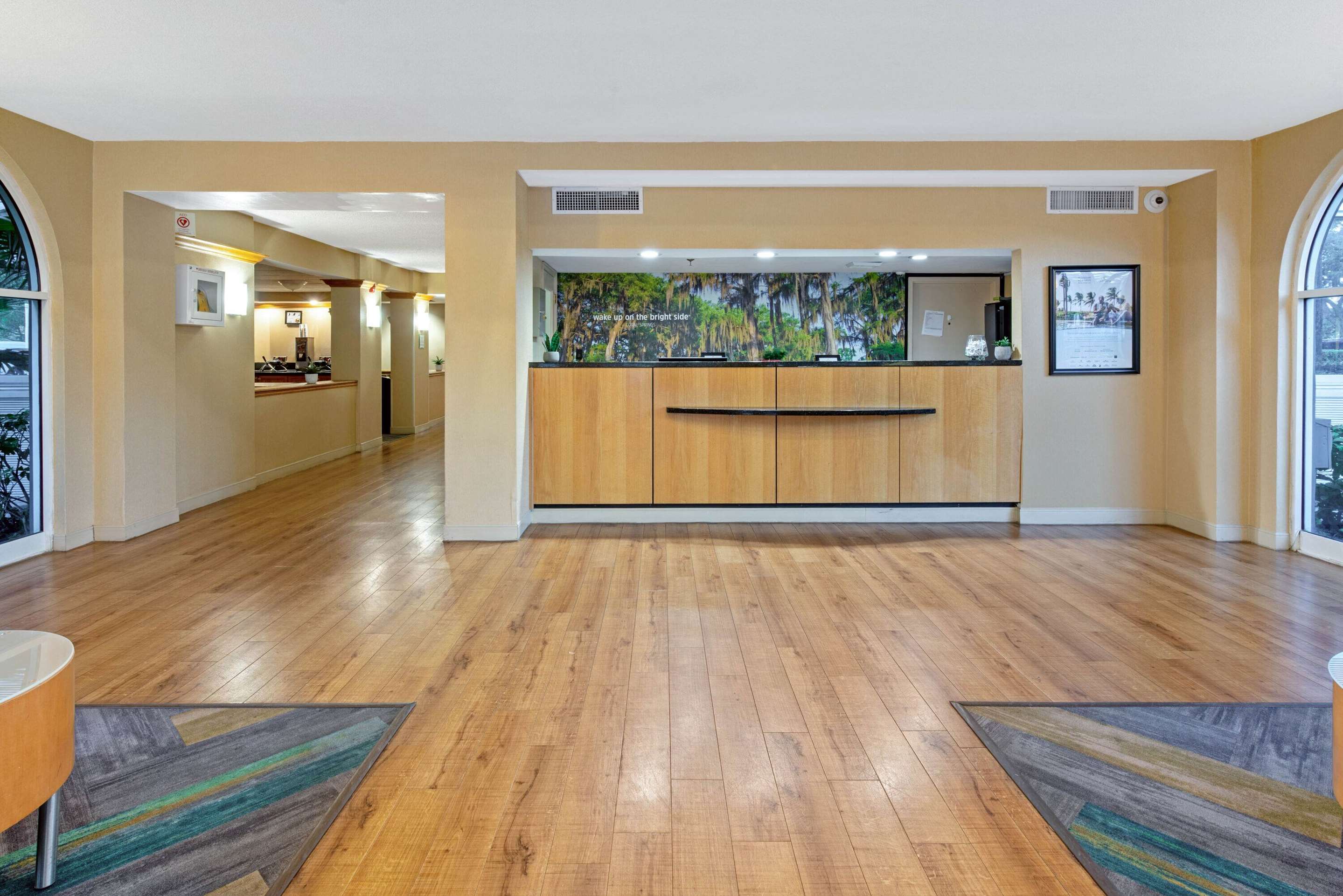 Lobby | La Quinta by Wyndham Coral Springs South