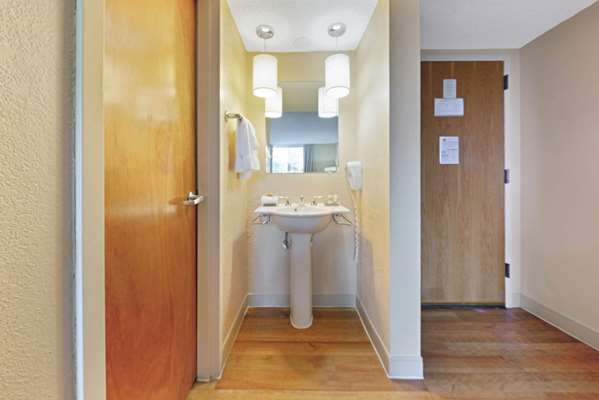  - La Quinta Inn & Suites Coral Springs