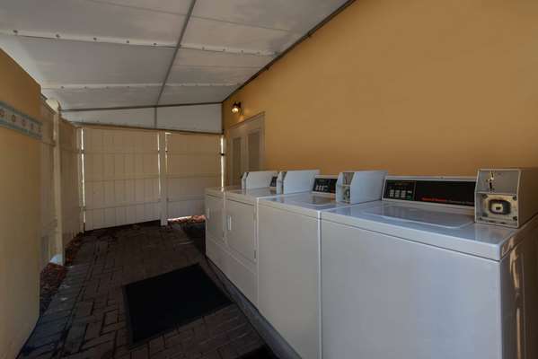 Amenities - La Quinta Inn & Suites Deerfield Beach - I-95, Exit 42