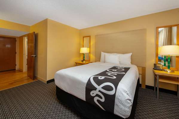  - La Quinta Inn & Suites Deerfield Beach - I-95, Exit 42