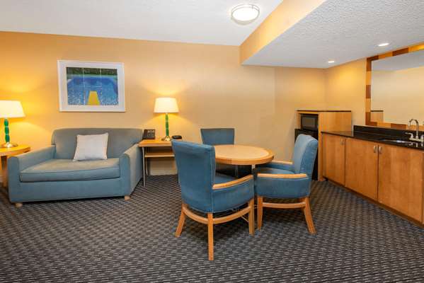 Suite - La Quinta Inn & Suites Deerfield Beach - I-95, Exit 42
