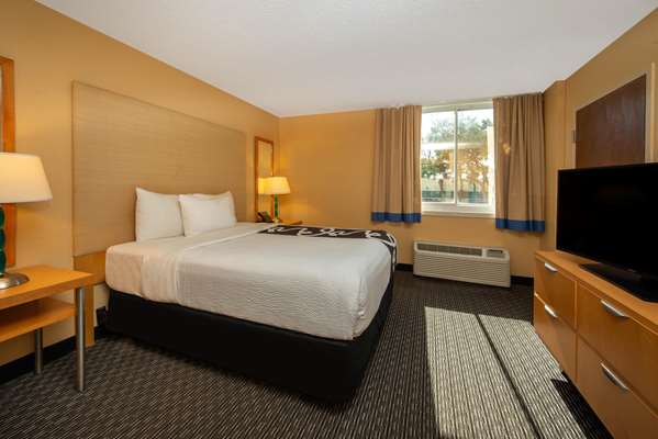  - La Quinta Inn & Suites Deerfield Beach - I-95, Exit 42