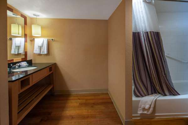  - La Quinta Inn & Suites Deerfield Beach - I-95, Exit 42