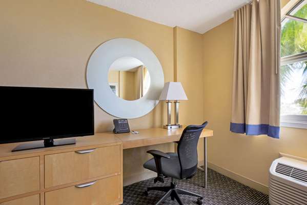  - La Quinta Inn & Suites Sawgrass Mills Sunrise