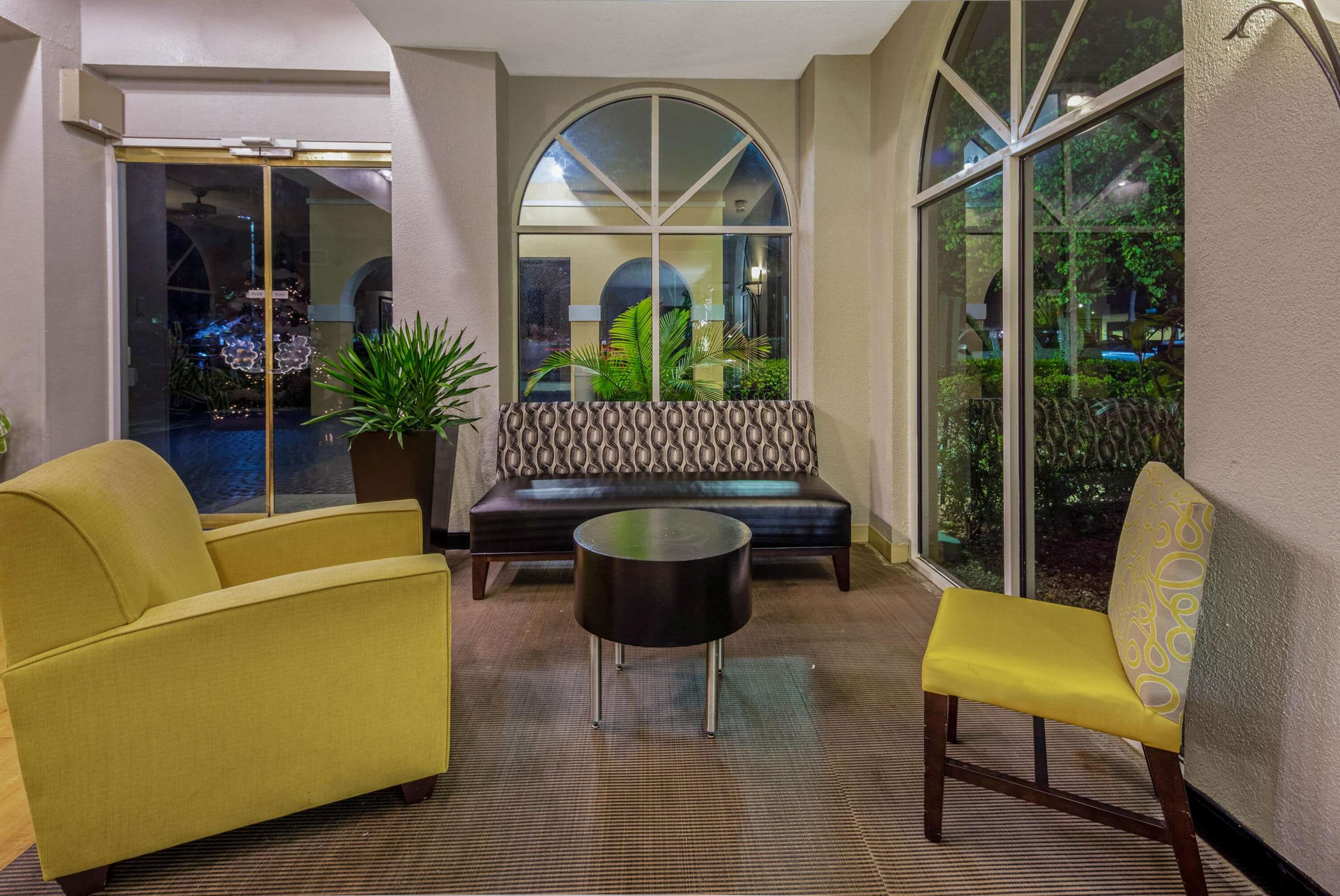 Lobby | La Quinta by Wyndham Miami Lakes