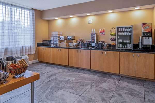  - La Quinta Inn & Suites Airport Naples