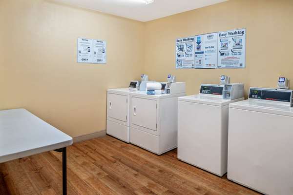 Amenities - La Quinta Inn & Suites Airport Naples