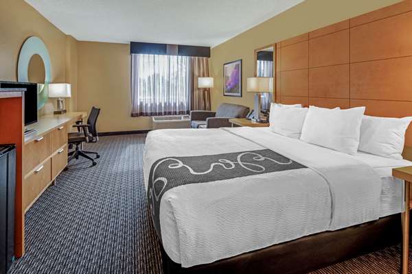  - La Quinta Inn & Suites Airport Naples