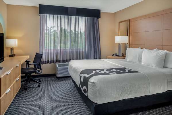 Suite - La Quinta Inn & Suites Airport Naples