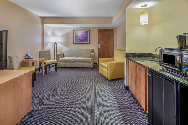 Suite - La Quinta Inn & Suites Airport Naples
