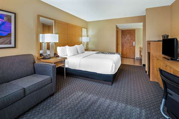  - La Quinta Inn & Suites Airport Naples