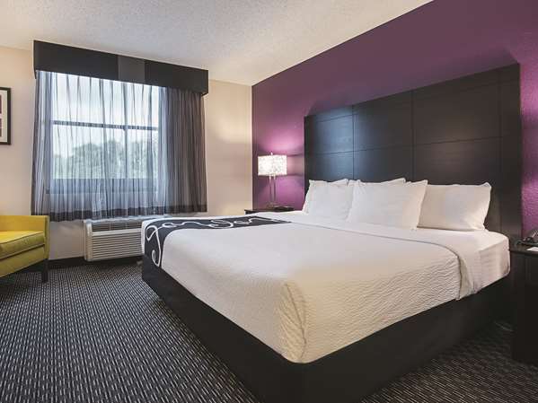 Suite - La Quinta Inn & Suites Broward Mall Plantation
