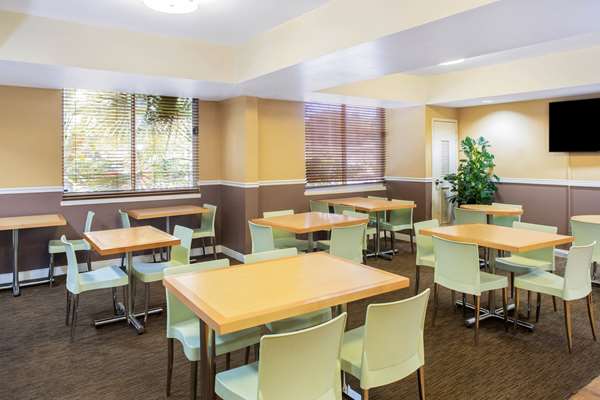  - La Quinta Inn & Suites Sarasota