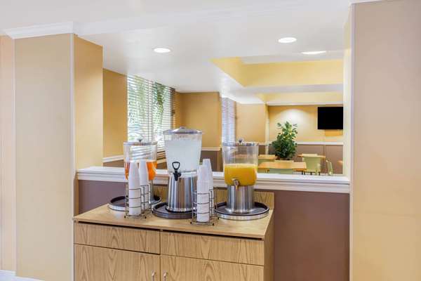  - La Quinta Inn & Suites Sarasota