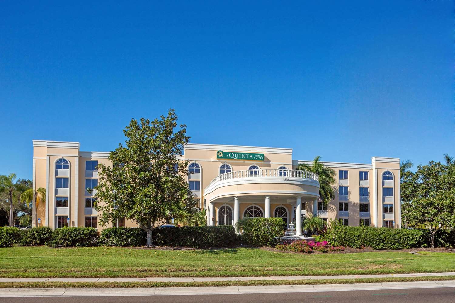 La Quinta Inn & Suites Sarasota, FL See Discounts