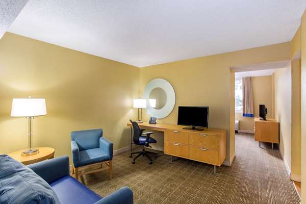 Suite - La Quinta Inn & Suites Sarasota