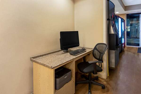 Conference Area - La Quinta Inn & Suites West Palm Beach - I-95, Exit 71