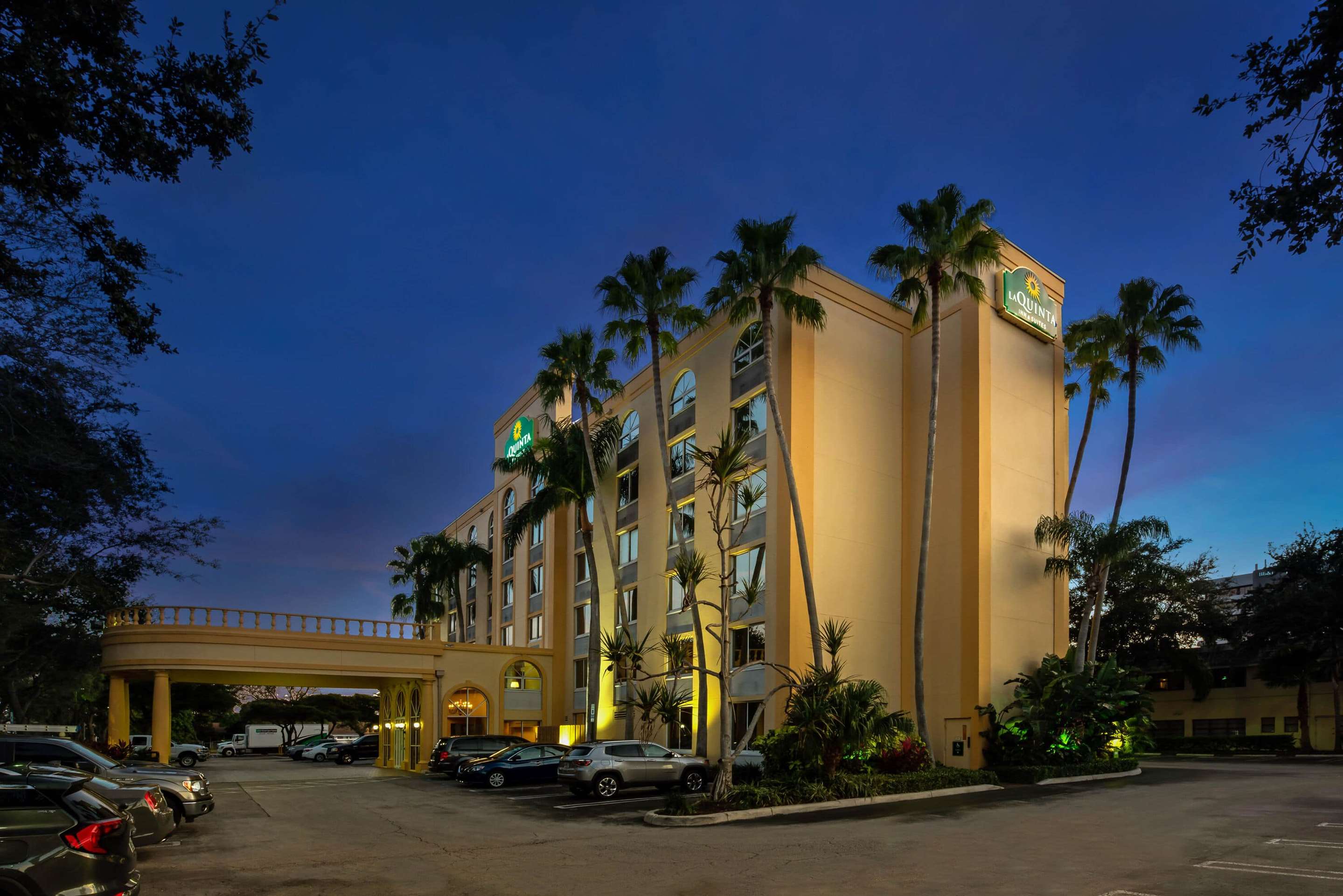 Exterior | La Quinta Inn & Suites by Wyndham West Palm Beach Airport