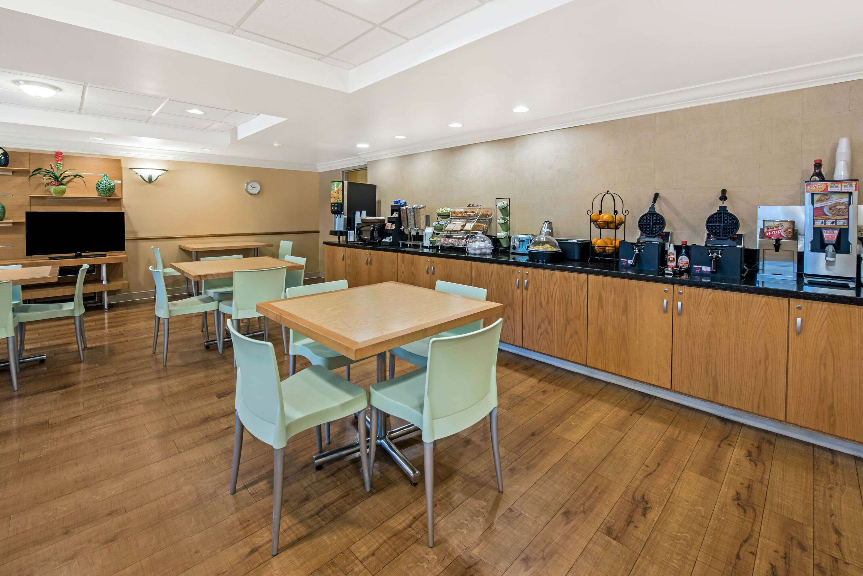 Property amenity | La Quinta Inn & Suites by Wyndham West Palm Beach Airport