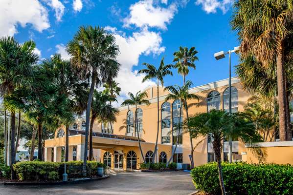 Exterior view - La Quinta Inn & Suites Tamarac